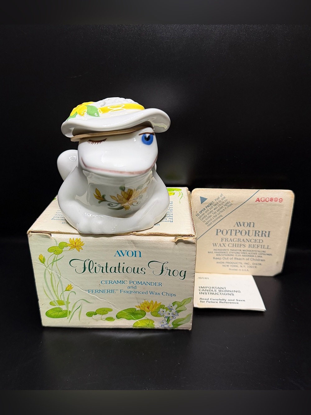 Vintage Avon 1980 Ceramic Winking Frog Potpourri Holder w/box & sealed wax chips